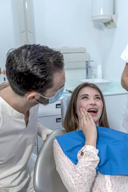 Best Emergency Tooth Extraction in Cutler, CA